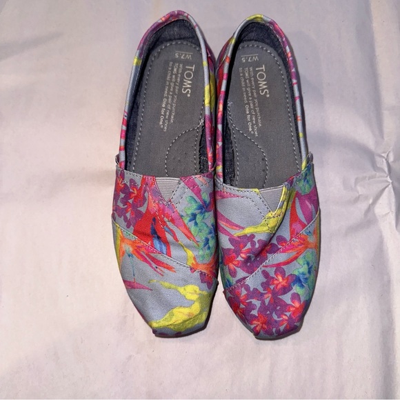 TOMS Women’s Slip-On Shoes Grey with Birds of Paradise Floral Design Summer 7.5 - Picture 6 of 6